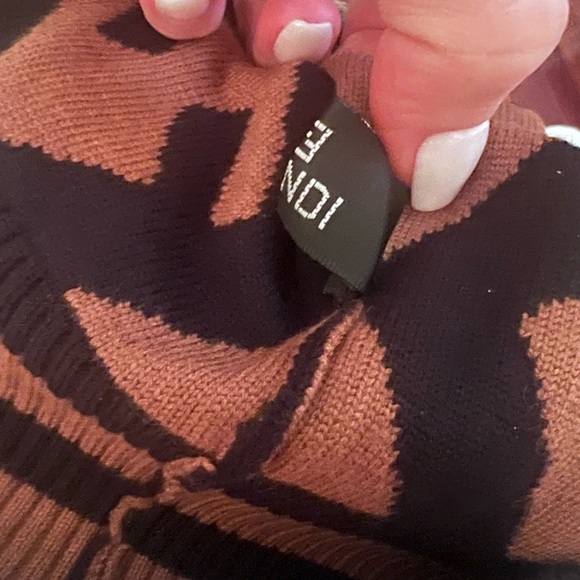 Authentic Fendi beanie hat - Picture 4 of 7